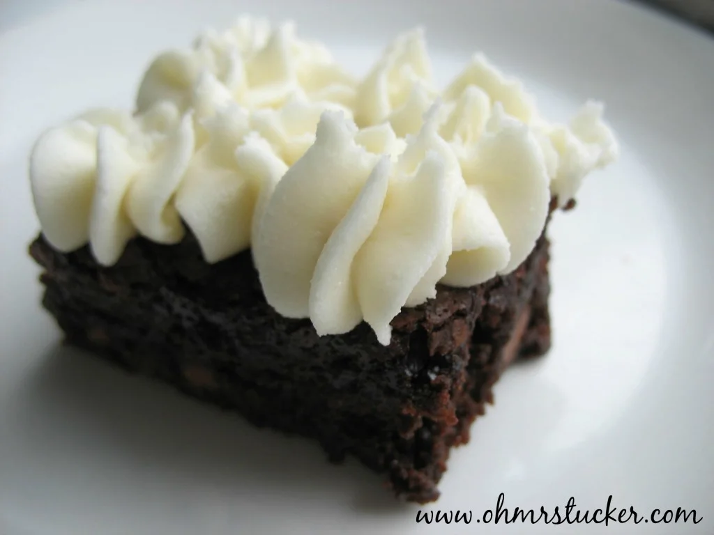 Chocolate. Brwnie. Cream. Cheese. Frosting