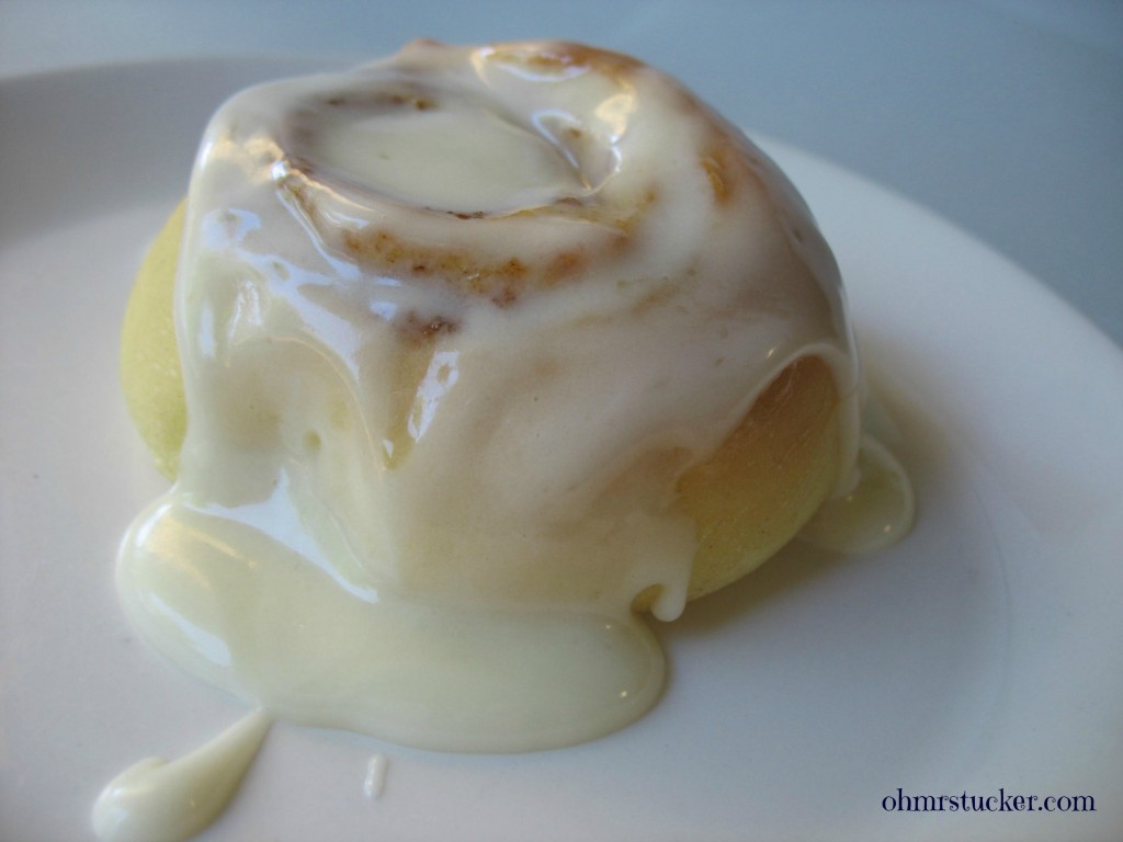 vanilla Pudding Cinnamon Roll