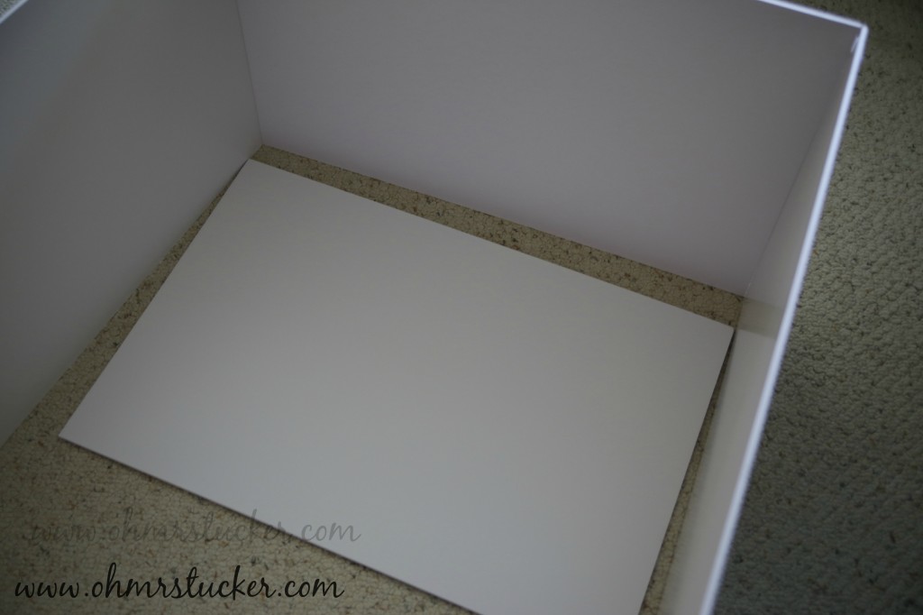 Make a Collapsible Photography Lightbox