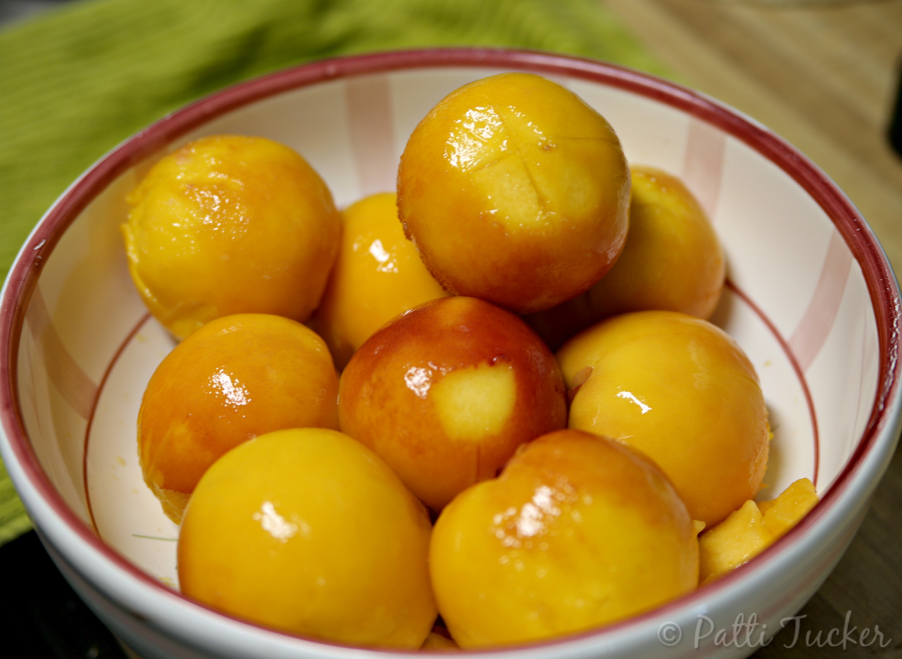 How To Peel Peaches Like a Peach Peelin' Pro